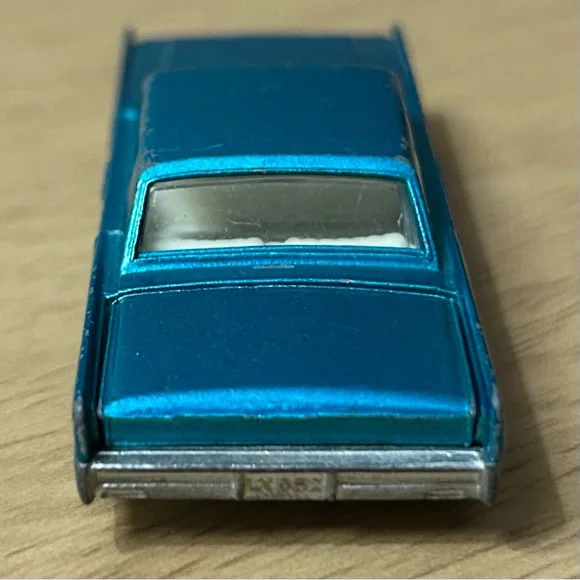 No 31 Lincoln Continental Matchbox Car - Picture 4 of 7